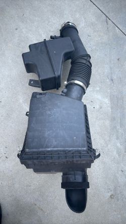 Toyota Tacoma. Intake