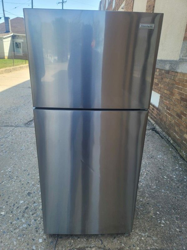 REFRIGERATOR