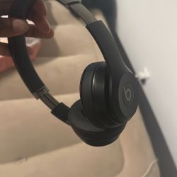Beats Solo Pro 