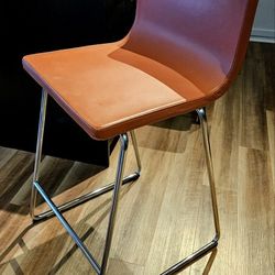 HIGH CHAIR (BAR STOLL