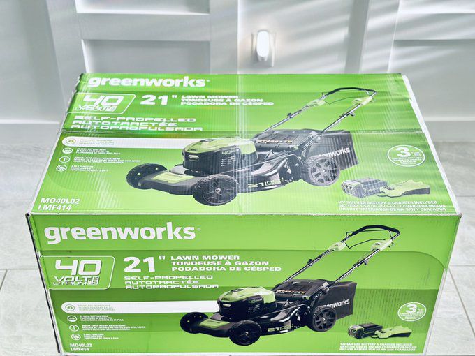 Greenworks 40V Brushless Self-Propelled Lawn Mower, 21-Inch Electric Lawn Mower, 