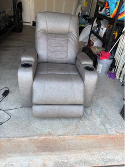 Electronic recliner