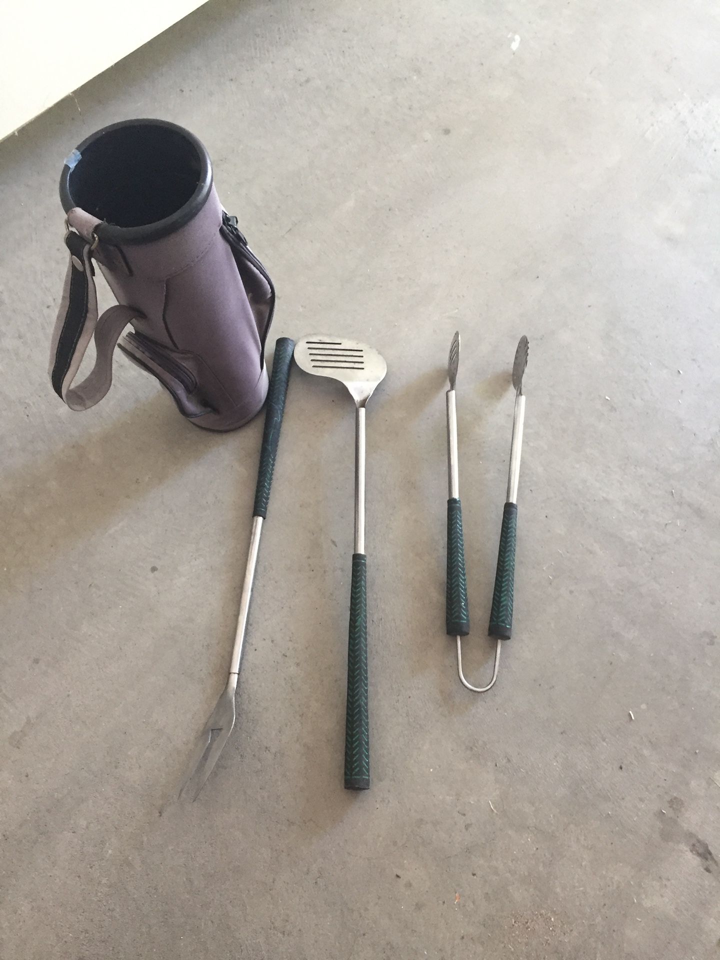 ⛳️ Golf themed BBQ utensils  Like new condition  PU near Canyon Lakes Golf Course 