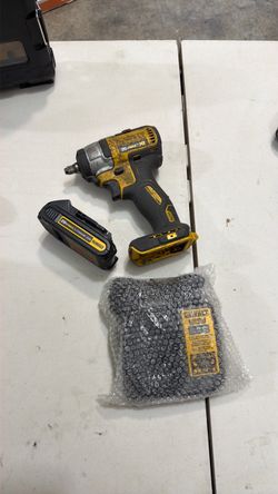DeWalt XR 20V 3/8” Impact w/Battery & Charger