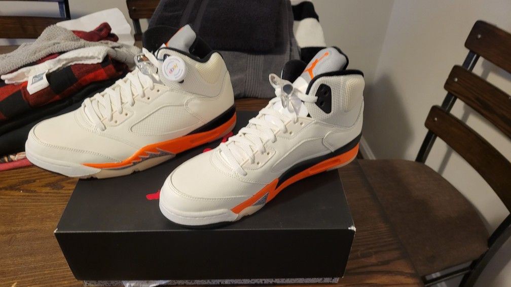 Jordan Retro 5 Shattered Backboards.