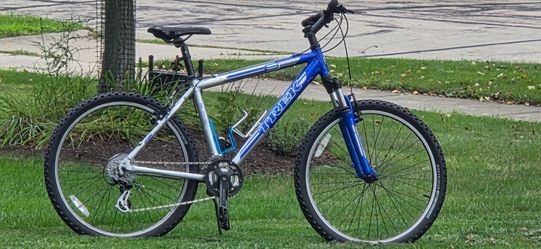 TREK 3 SERIES 3900 - ALL TERRAIN BIKE - MEDIUM FRAME - 24 SPEED LIGHT WEIGHT ALUMINUM - TUNED