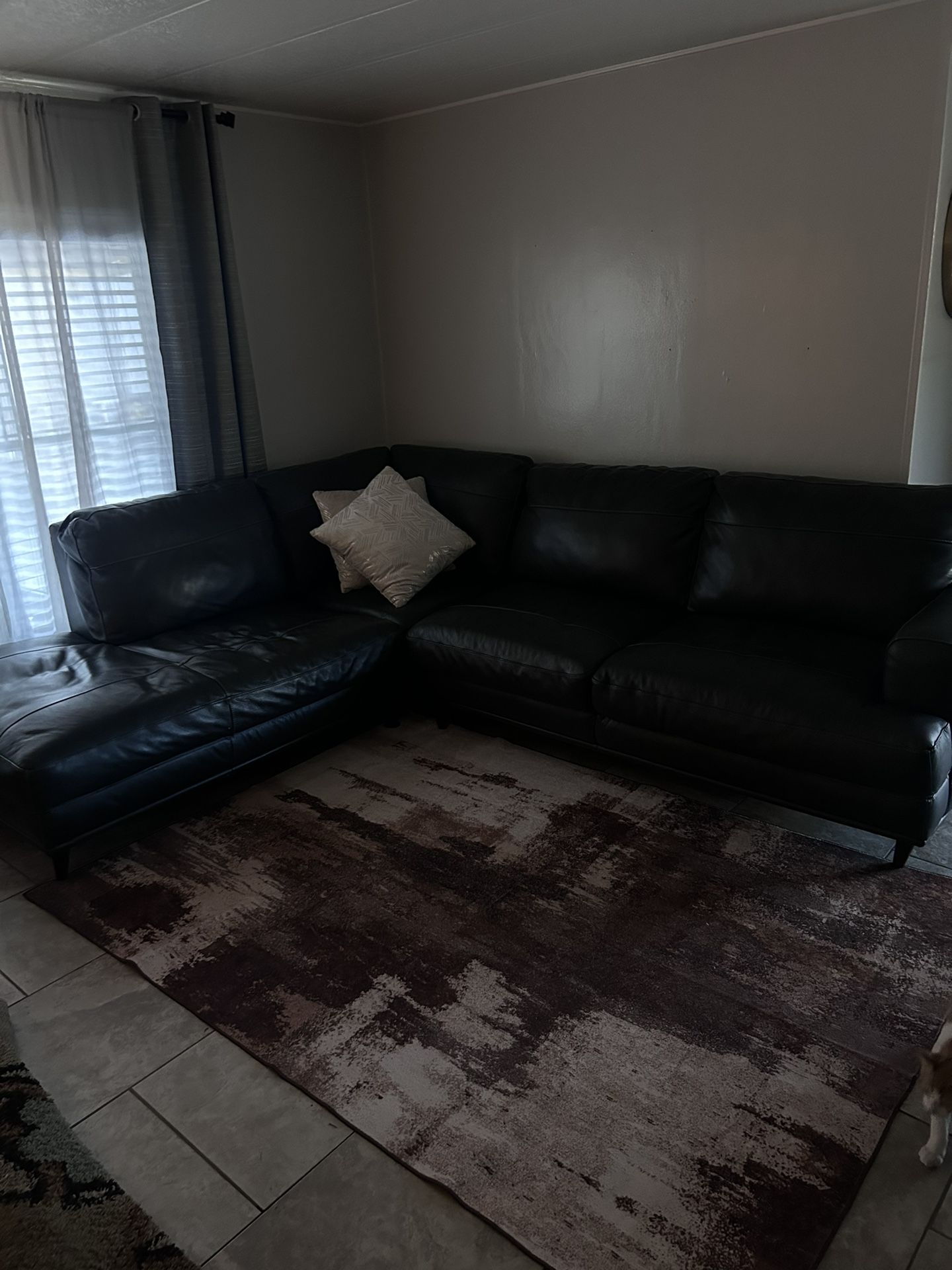 SECTIONAL SOFA