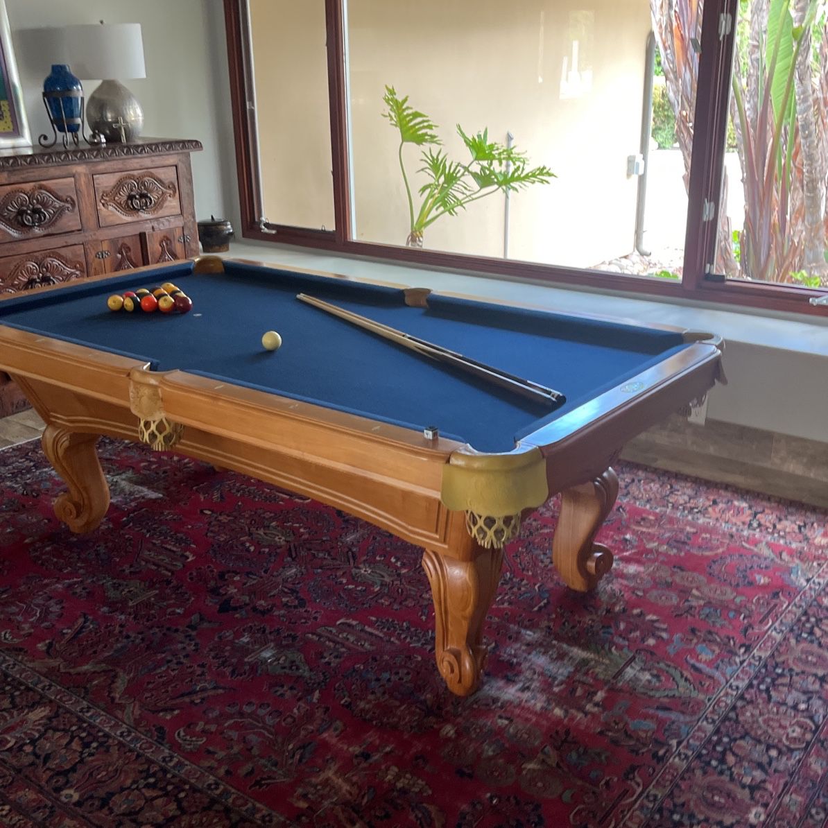 Pool Table. 7.5 Footer. Navy Blue felt. Nice Condition 