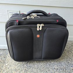 Wenger Swiss Army Gear The Patriot Rolling Travel Laptop Briefcase