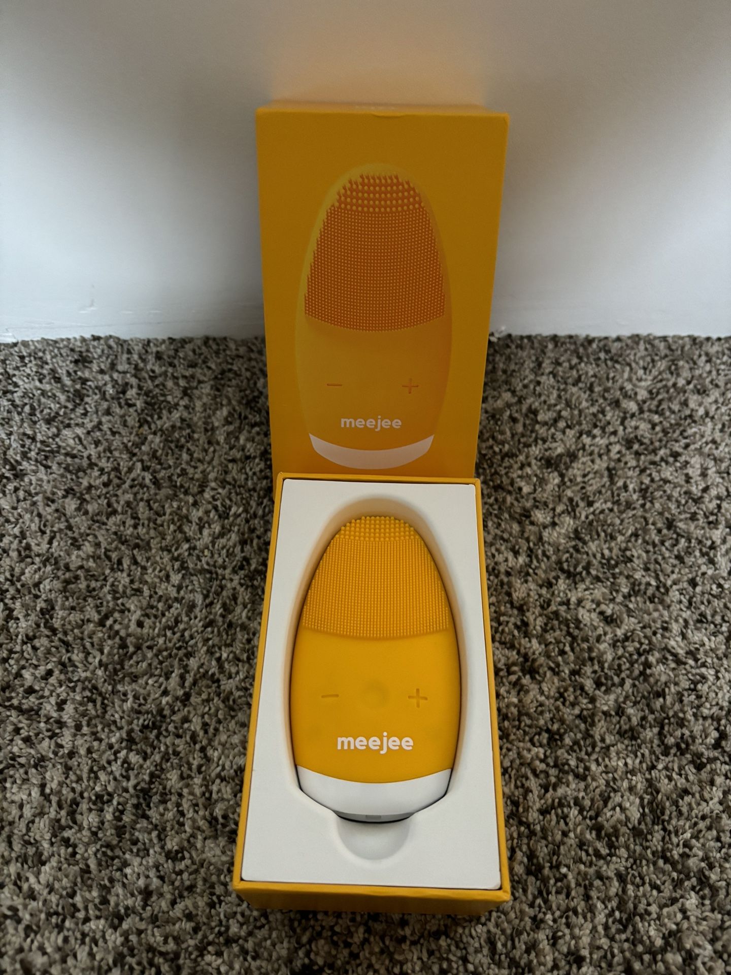 meejee facial cleanser massager