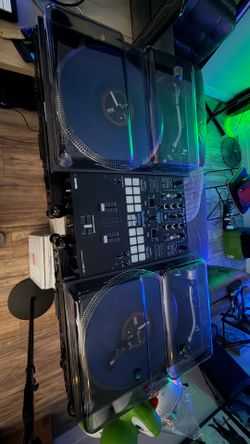Pro Battle Turntablist Pioneer DJ Setup