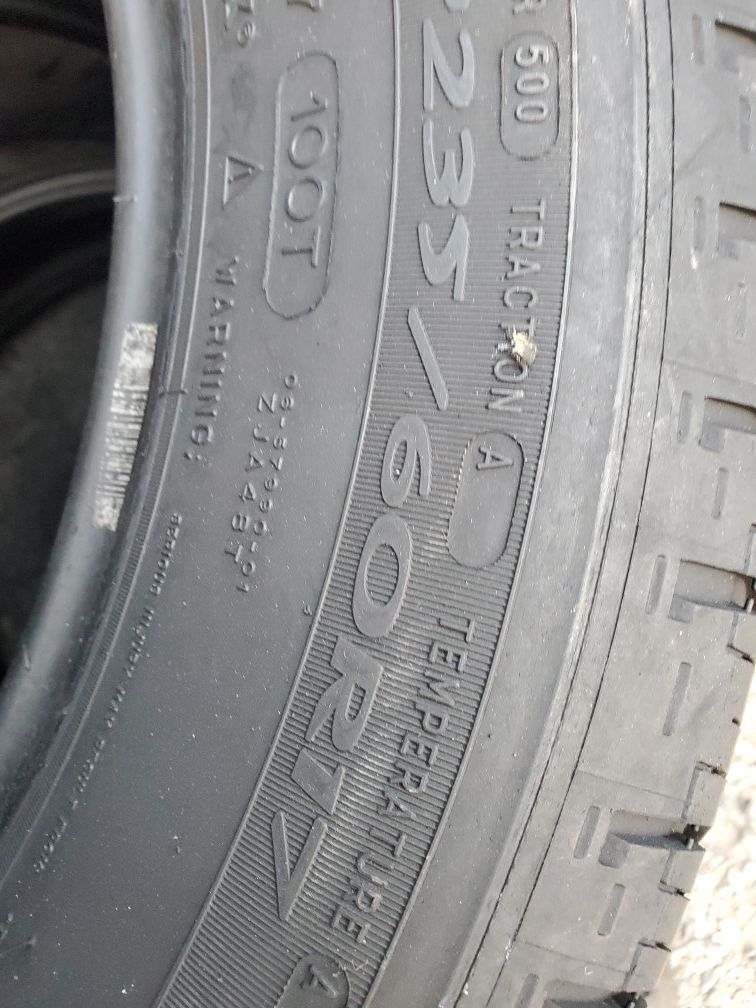 235/65R17 michelín