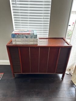 1960s Magnavox Stereo & Turntable Console