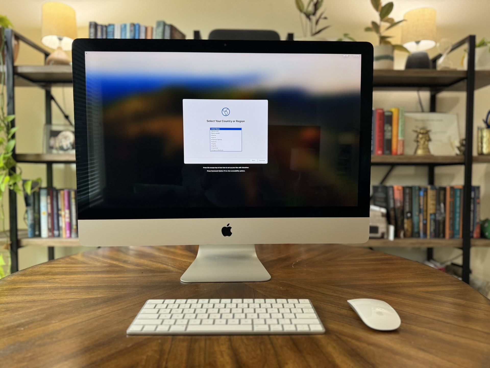 27” Apple iMac Retina 5k Display W/ Magic Keyboard, Magic Mouse