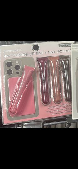 Juliette & C0. Peptide lip tint