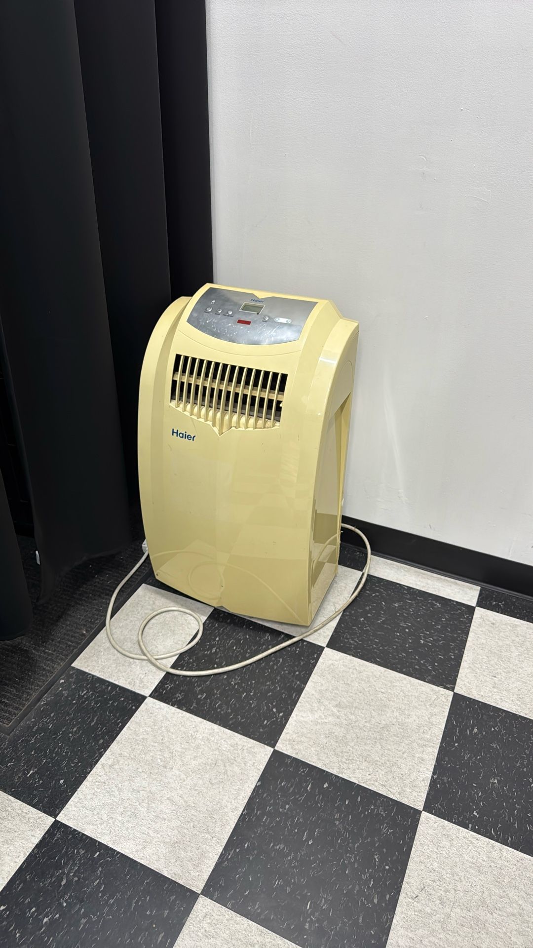 Haier Air Conditioner - Portable