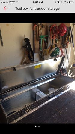Truck tool box