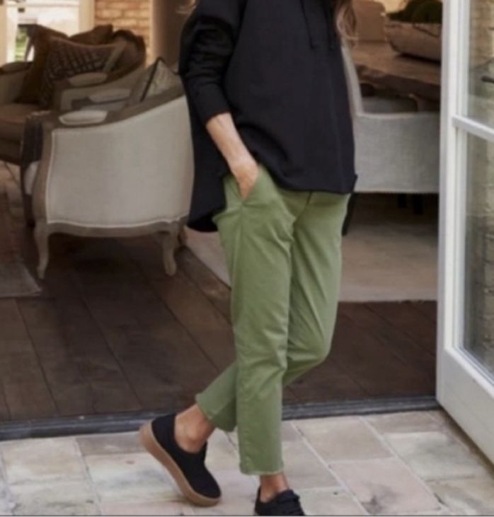 Frank & Eileen Wicklow Crop Chinos