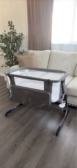 Baby Delight bassinet