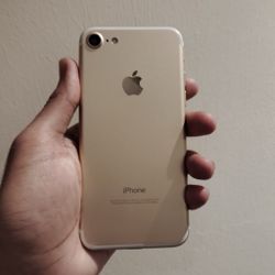 Apple iPhone 7 Unlocked 