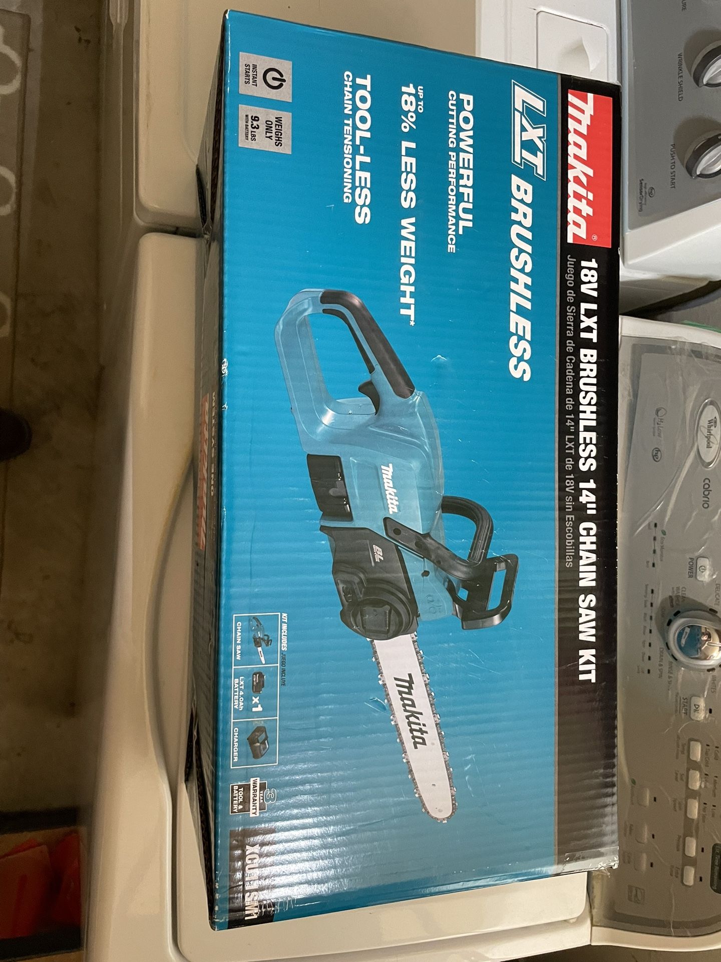 Makita Battery Chainsaw Kit