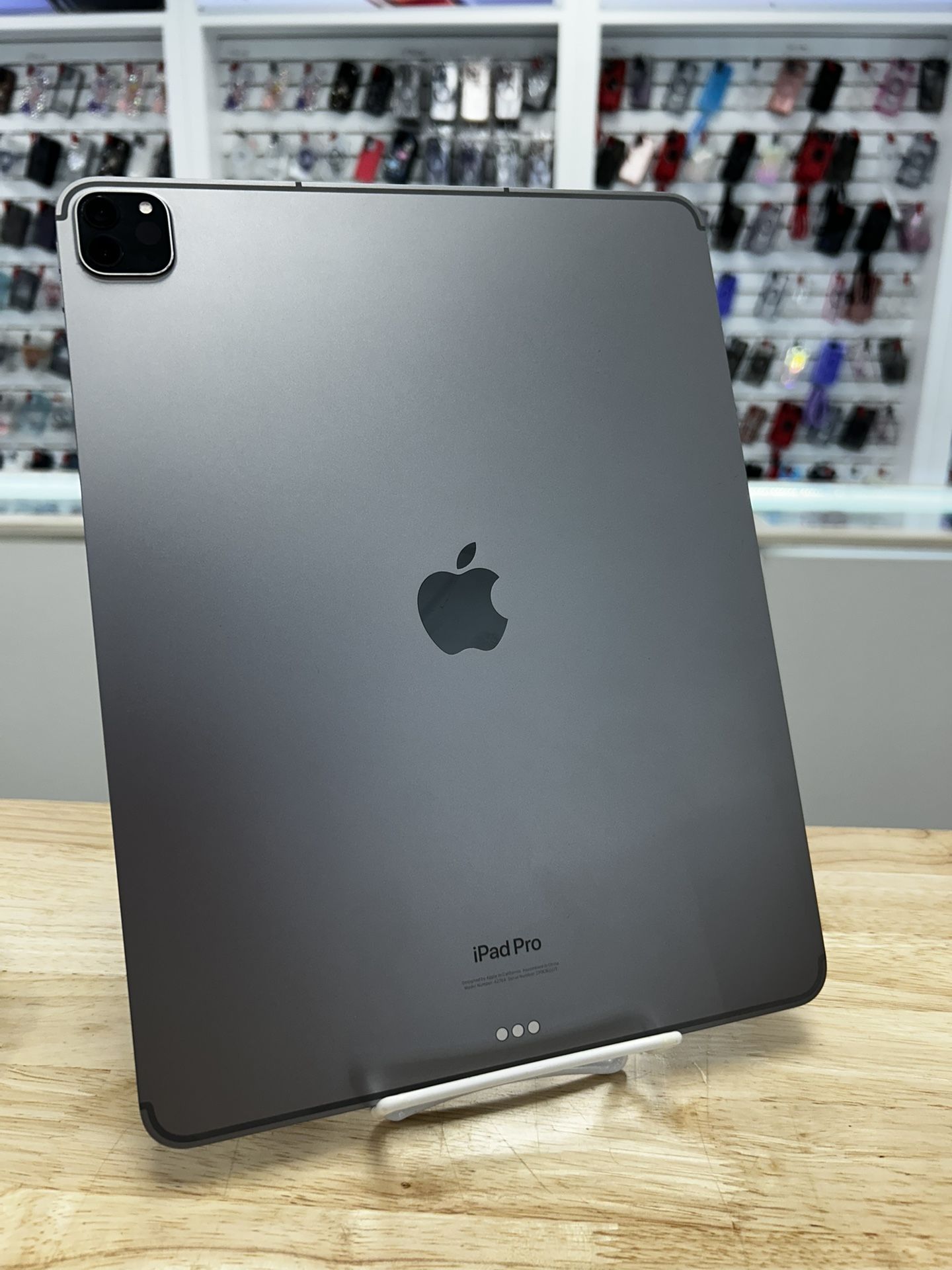 iPad Pro 12.9 Inch 6th Gen LTE And Gps $50 Down Payment