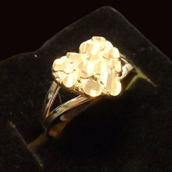 **** VALENTINES DAY SPECIAL **** NEW 10K GOLD LADIES HEART NUGGET RINGS FOR SALE