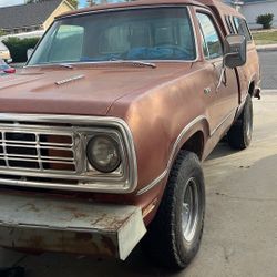 1974 Dodge Adventurer W100