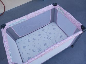 Travel crib