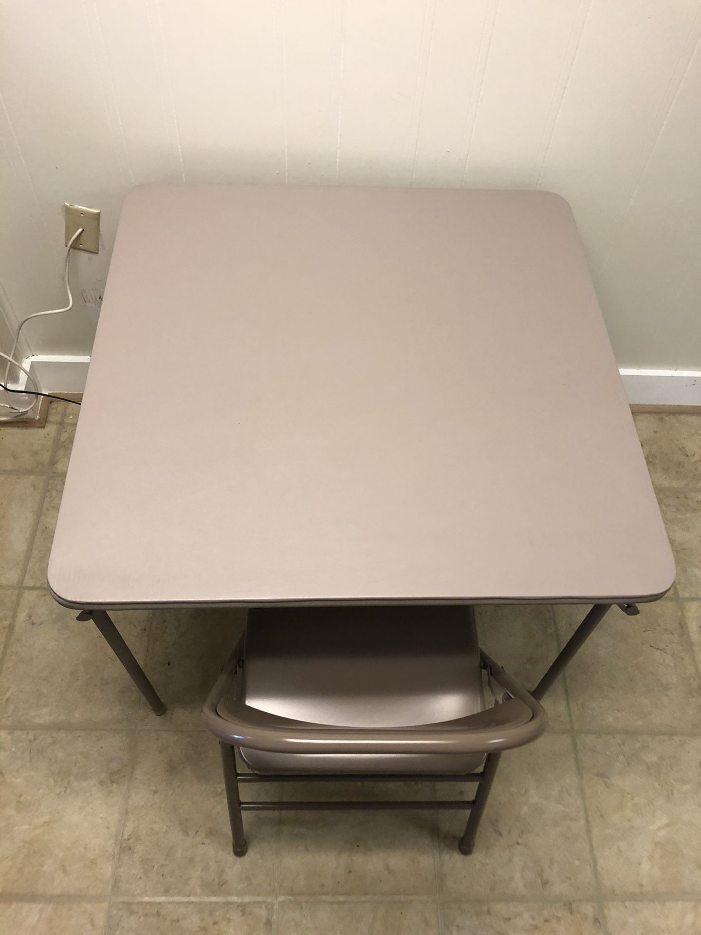 Vinyl Top Folding Card table and metal chair