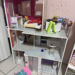 Rainbow High Wooden Dollhouse