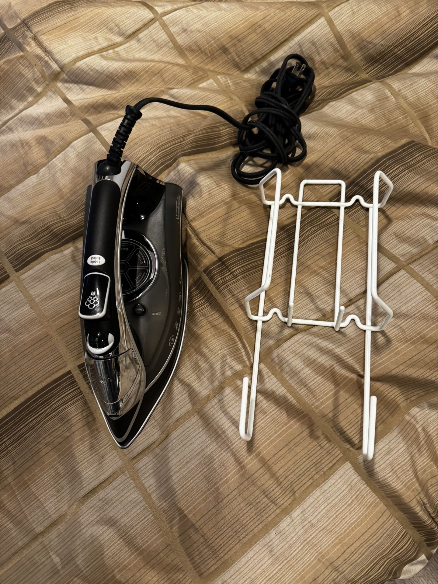 sunbeam aero ceramic anti drip 3 ways motion smart auto off iron with steam