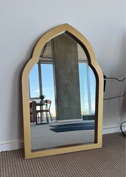 Dakota Fields Gold Arch Wall Mirror (30" x 20") - Excellent Condition