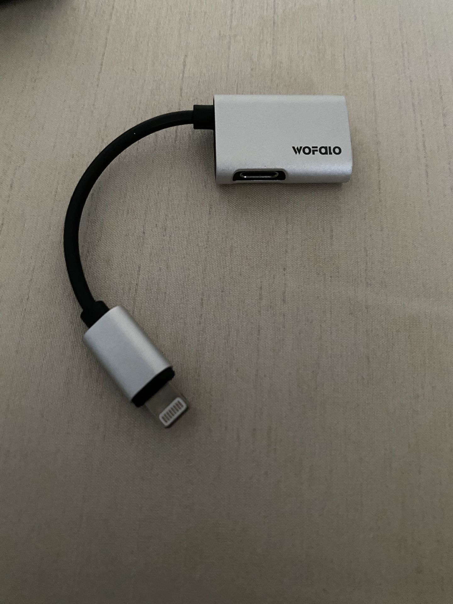 Belkin RockStar 3.5mm Audio to TPU Lightning Audio & Charging Adapter - White