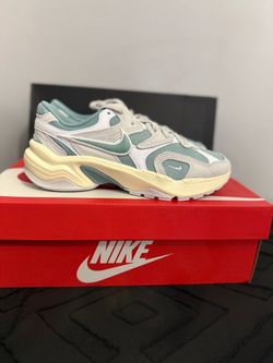 Nike AL8