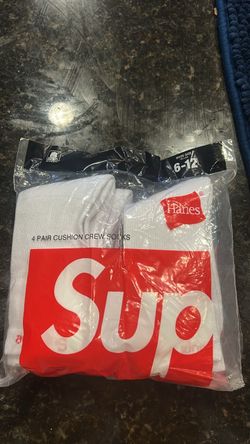 Supreme x Hanes Cushion Crew Socks 4-Pack