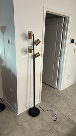 Modern Floor Lamp with 4 Adjustable Spotlights