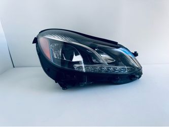 2014-2016 MERCEDES BENZ E-CLASS W212 E400 E300 RIGHT SIDE HEADLIGHT OEM (325)