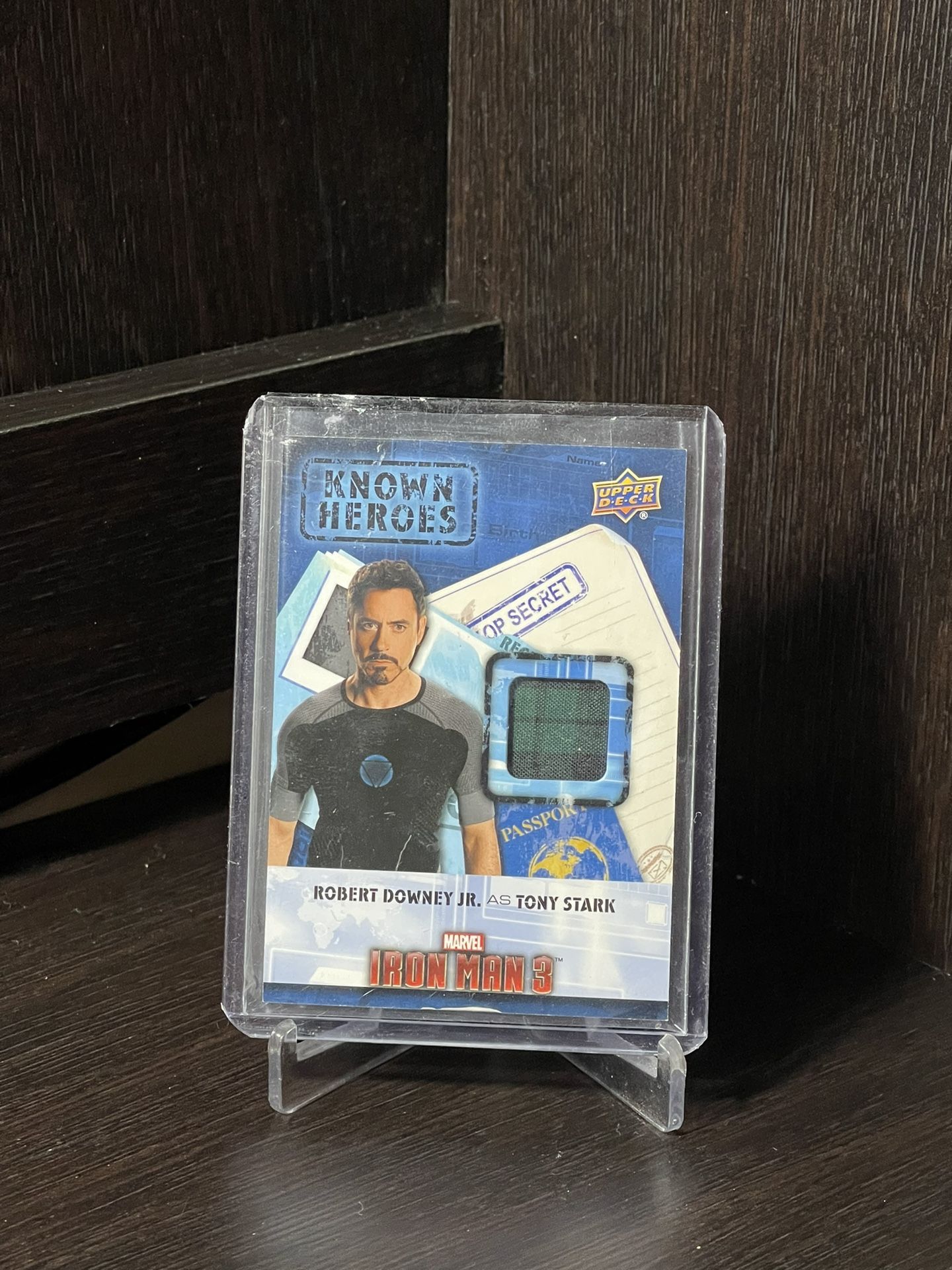 Robert Downey Jr as Tony Stark Memorabilia Card. Captain America Civil War - Iron Man 3