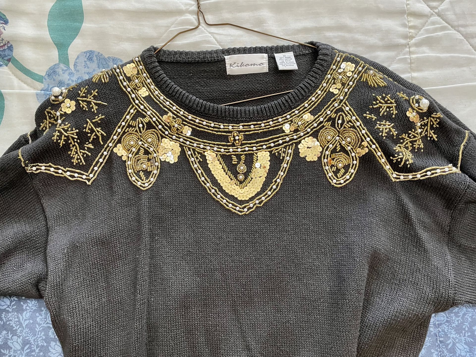 Ladies Black/gold Sweater Size M