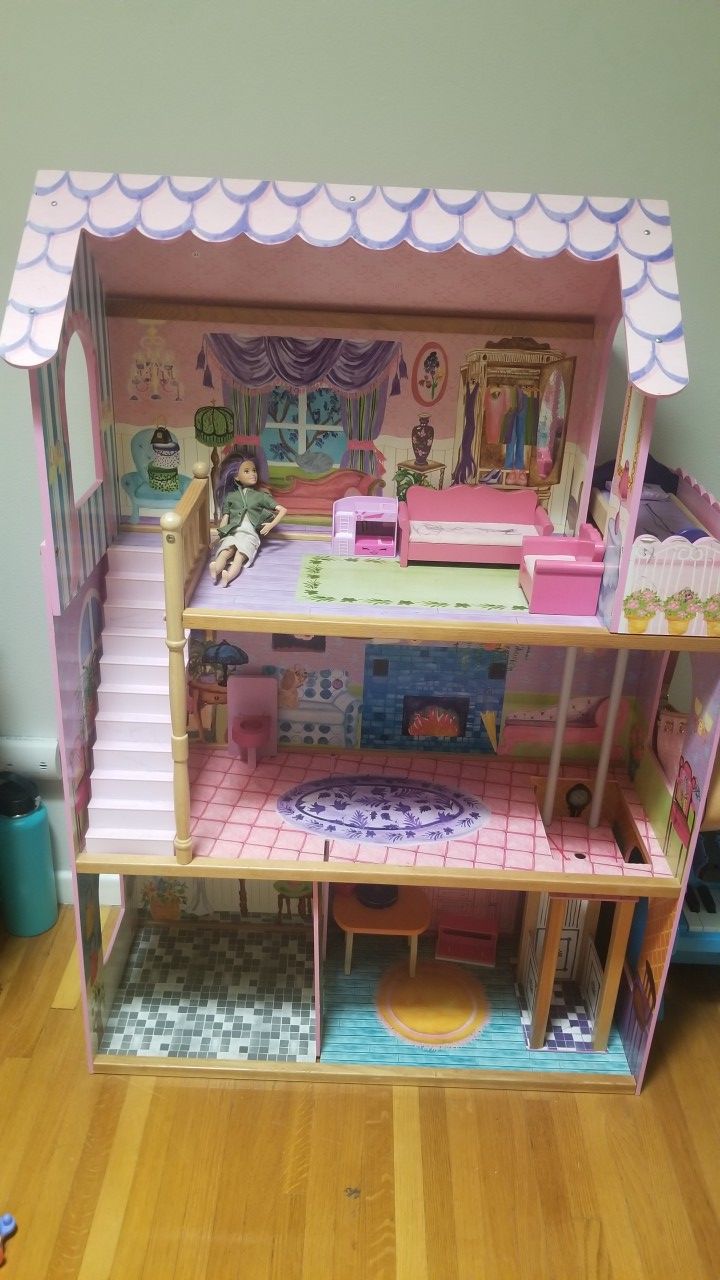 Barbie Doll Play House Girls Kids toy 48"H 32"W 13" D Good condition.