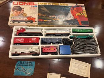 1970’s Lionel O Gauge Santa Fe Alco AB Twin Diesel Locomotive Set  TESTED RUNS