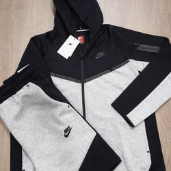 NWT Nike Tech