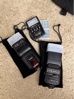 Neewer Flash + Rechargeable batteries