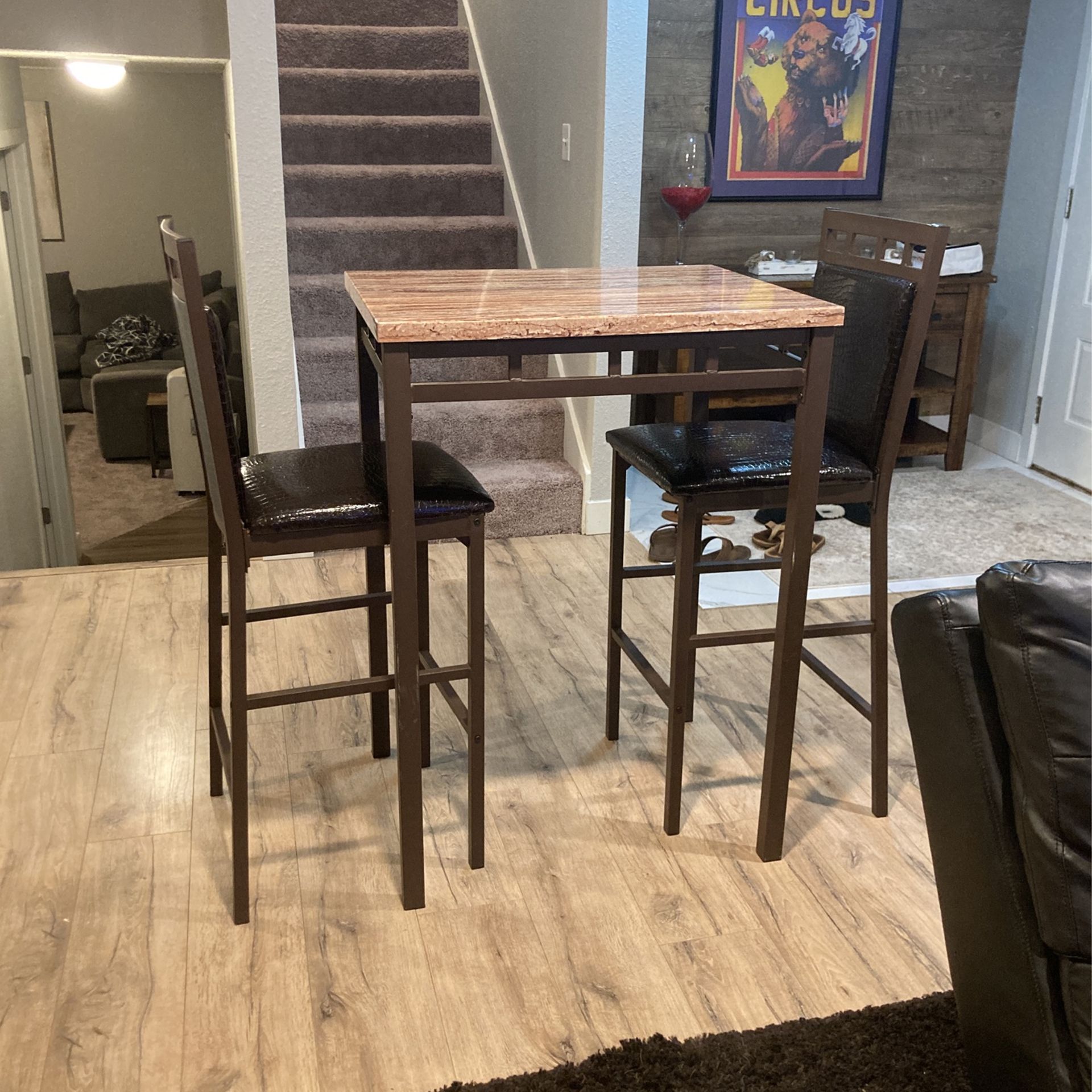 Marble Top Bistro Table And Chairs (24’’x30’’)