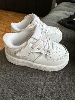 Toddler shoes size 6c