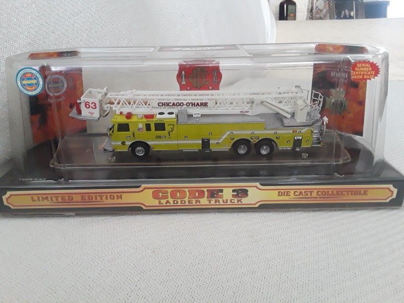 Code 3, Chicago Fire Depart. 100ft Pierce Platform