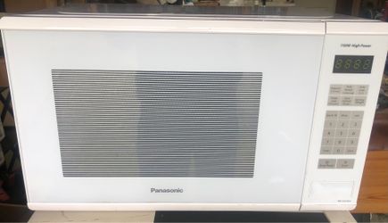 Panasonic NN-SG636W countertop microwave