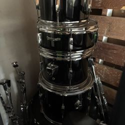 Black drum set 