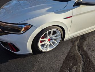 Avid1 AV32 18x8.5 ET35 5x114.3 bolt patternwith tires